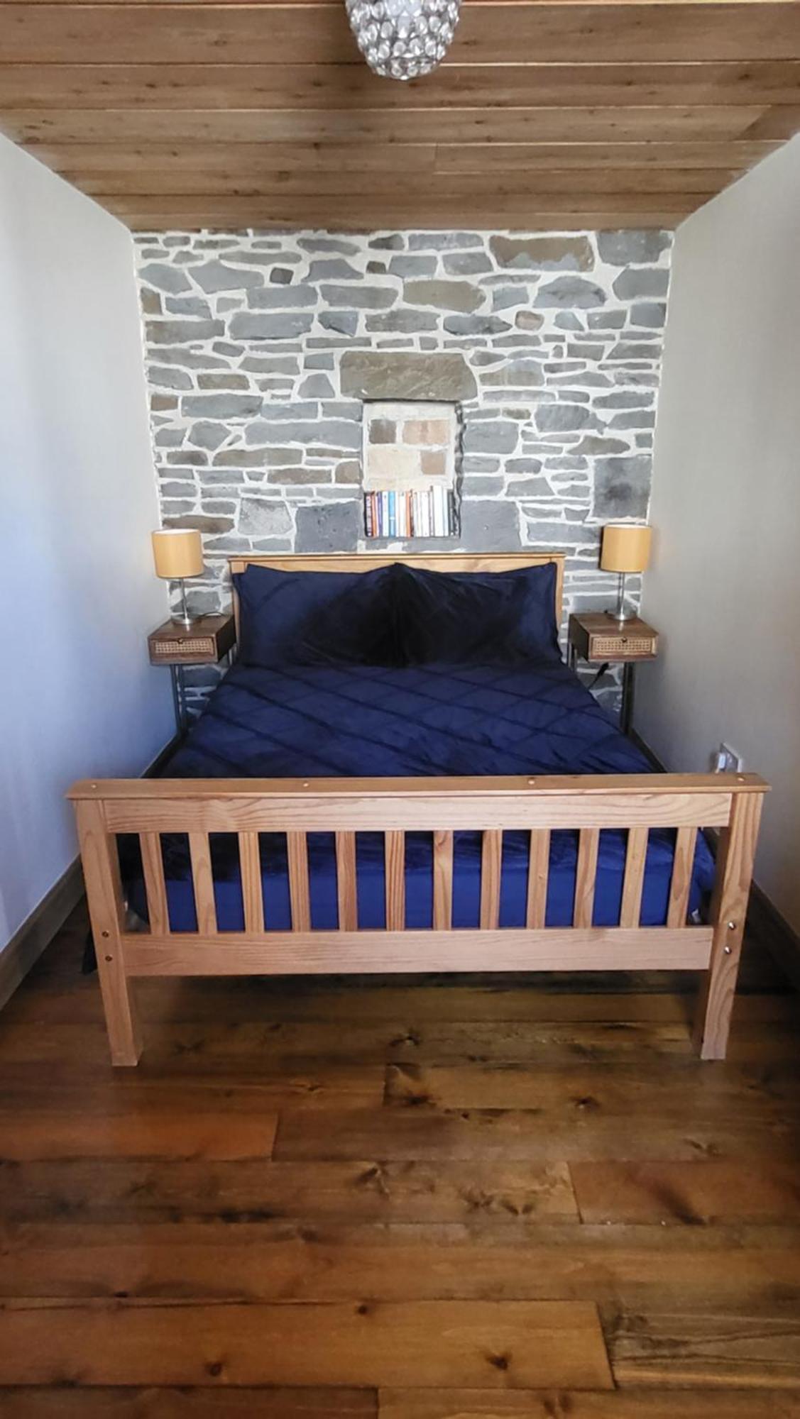 Ty Taf 2 Bed Cottage With Deck & Easy Transport Links Cardiff Ngoại thất bức ảnh